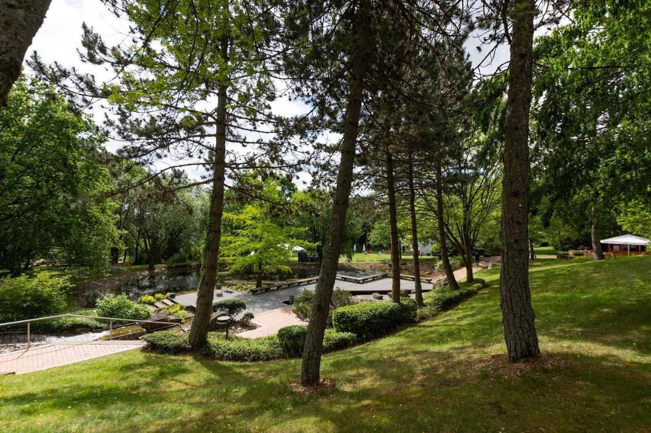 Bold Campus Königstein im Taunus Exterior foto
